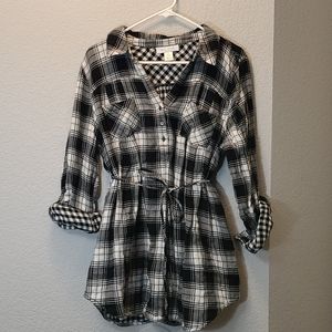 Motherhood Plaid Tunic Top